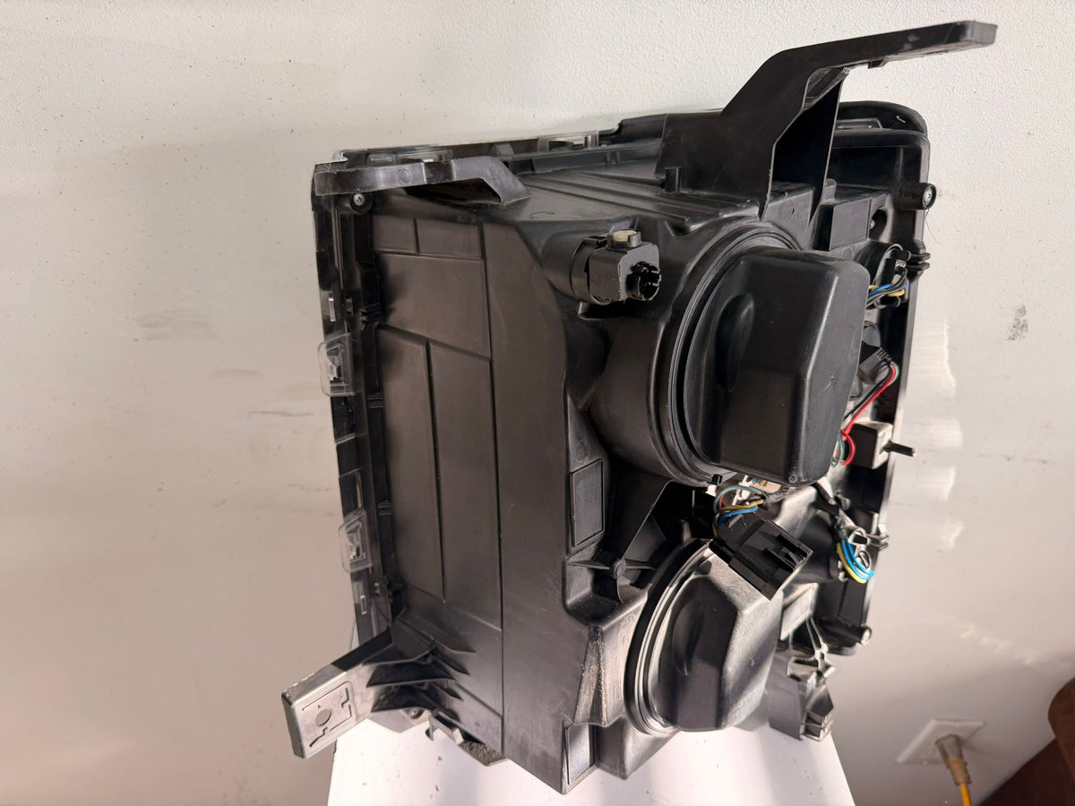 CHEVROLET SILVERADO 1500 2014-2015 Passenger Headlamp assy composite HIGH COUNTRY|LTZ; Projector Type