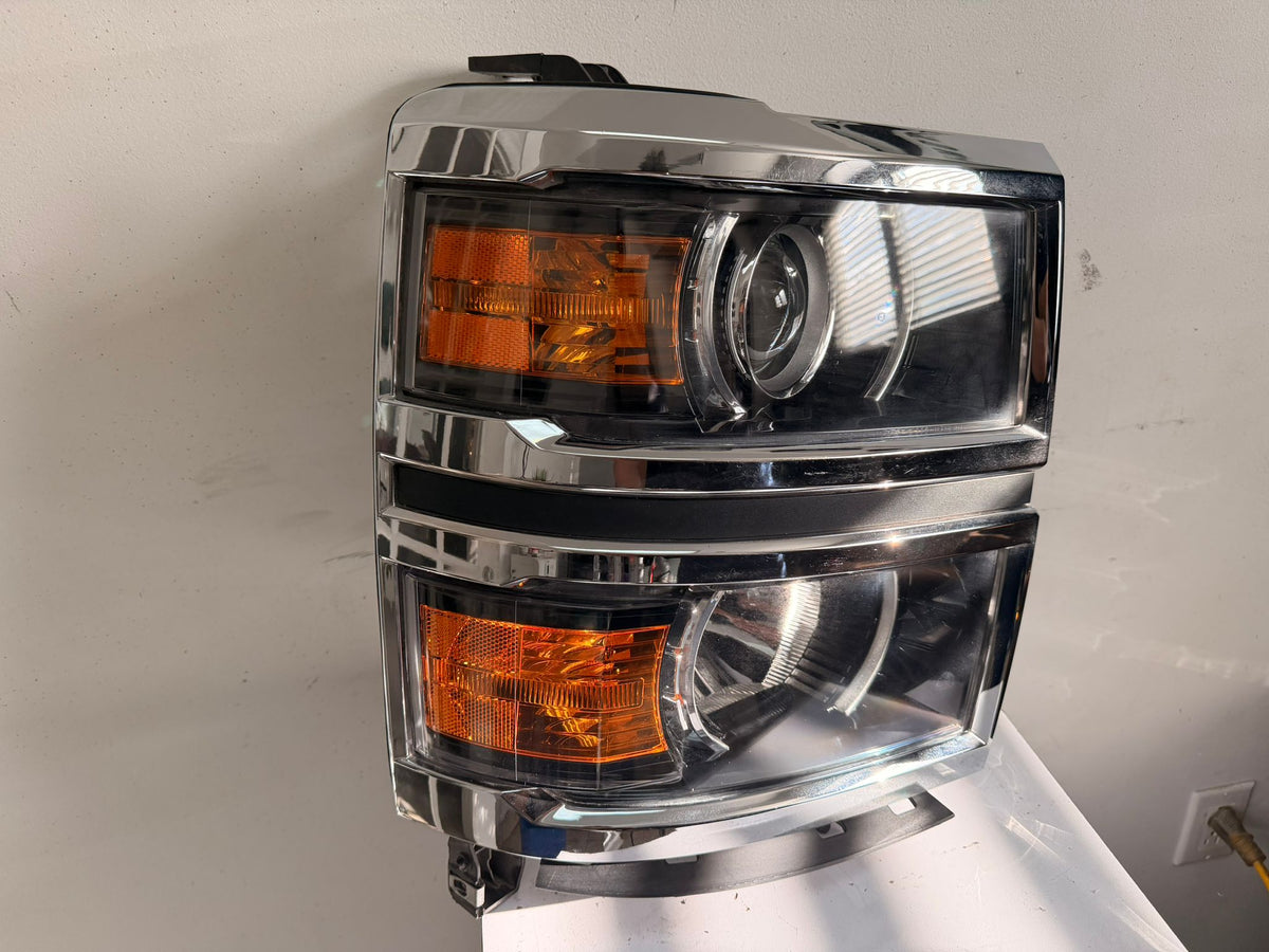 CHEVROLET SILVERADO 1500 2014-2015 Passenger Headlamp assy composite HIGH COUNTRY|LTZ; Projector Type