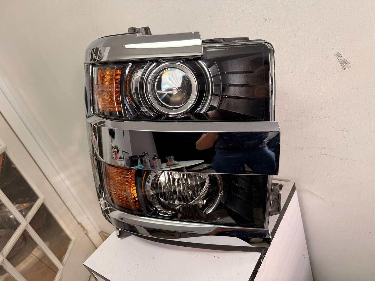 CHEVROLET SILVERADO 2500 HD/SILVERADO 3500 HD 2015-2019 Passenger Headlamp assy composite Black Bezel; Chrome Trim