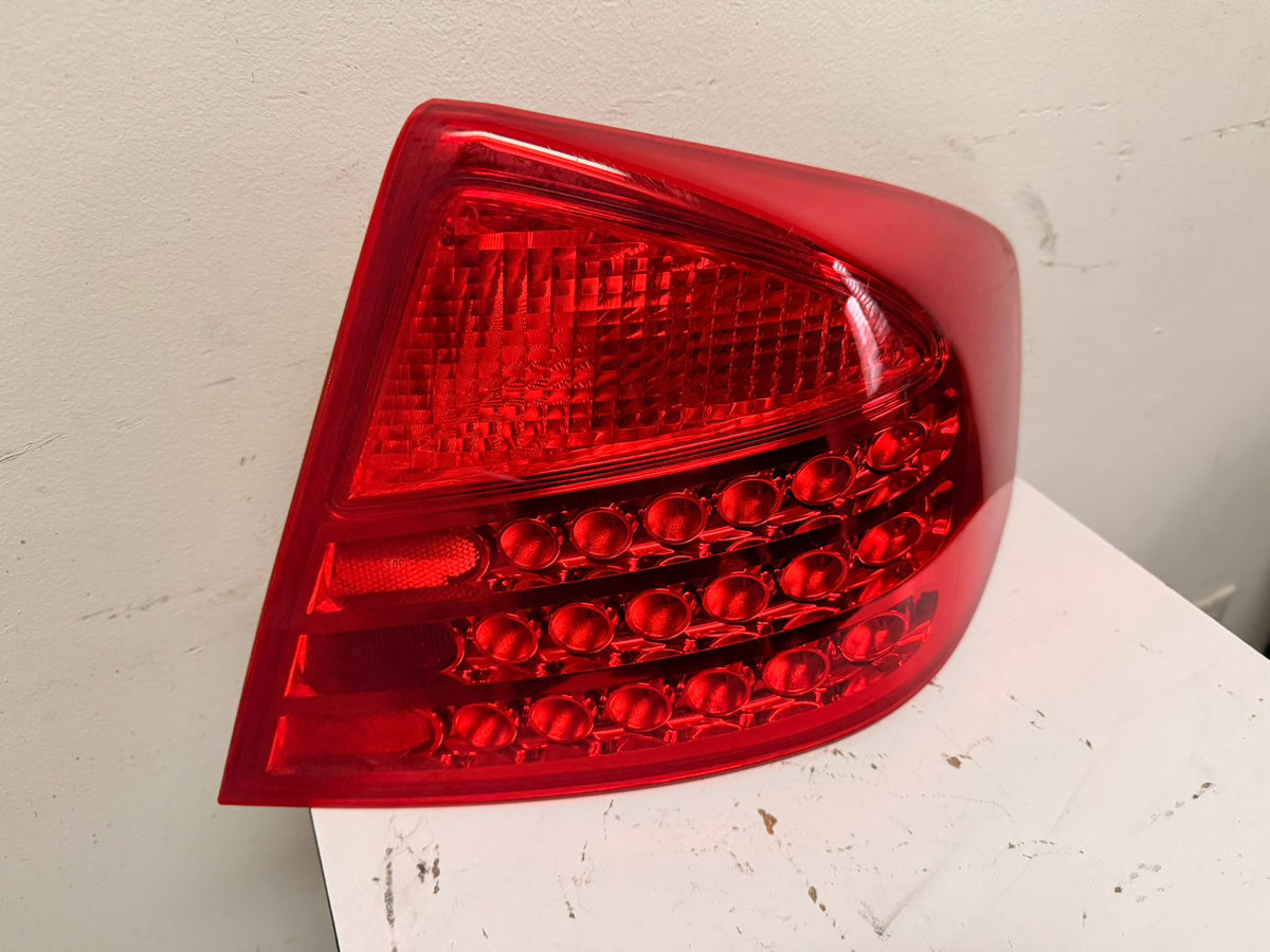 INFINITI G35 TAILLAMP PASSENGER SEDAN  2003-2004