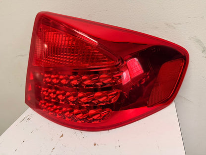 INFINITI G35 TAILLAMP PASSENGER SEDAN  2003-2004