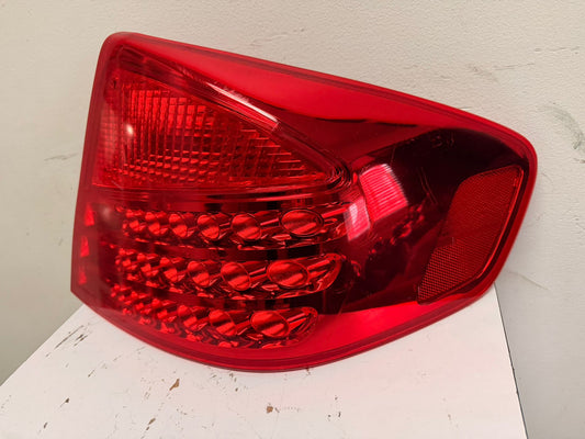 INFINITI G35 TAILLAMP PASSENGER SEDAN  2003-2004