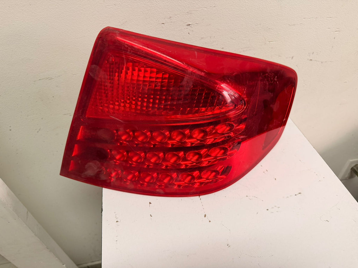INFINITI G35 TAILLAMP PASSENGER SEDAN  2003-2004
