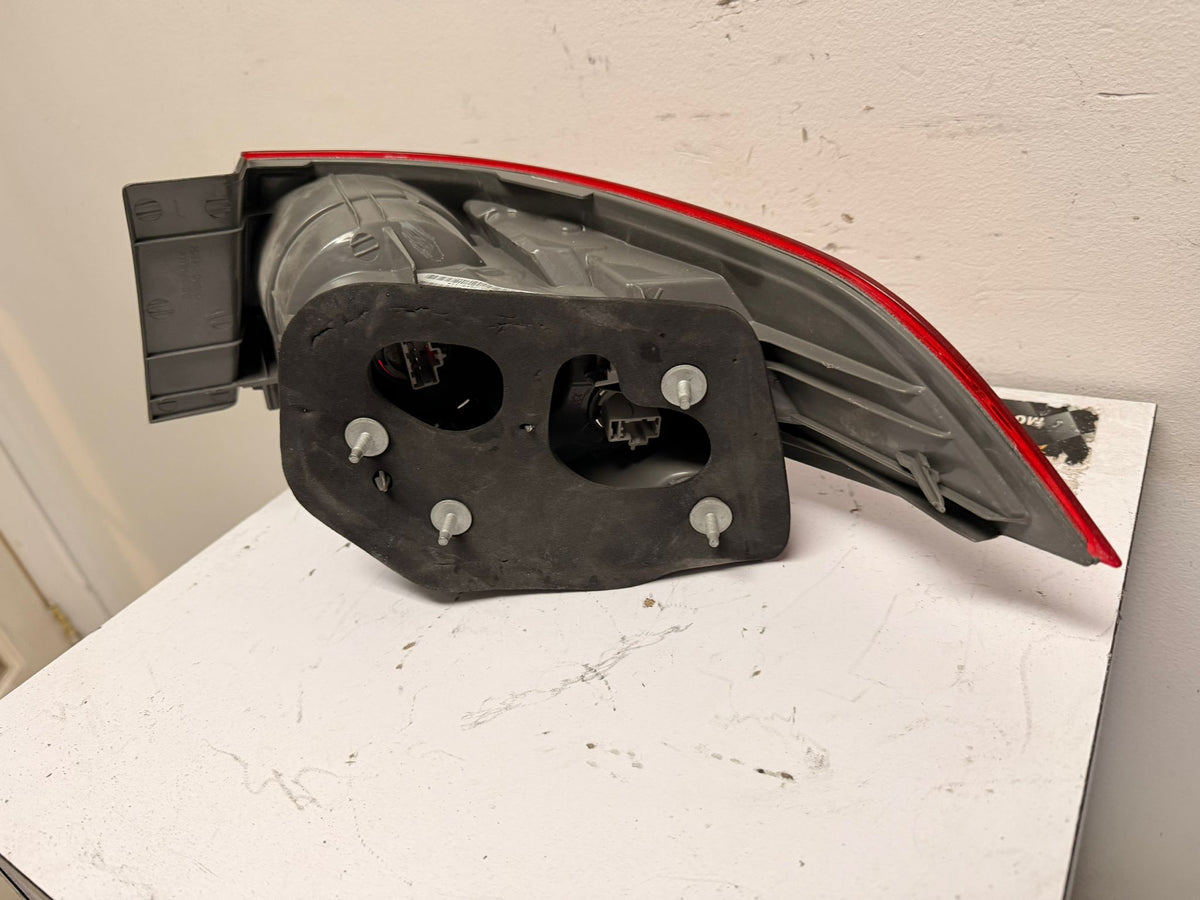 ACURA TSX 2009-2010 Driver Taillamp assy Sedan
