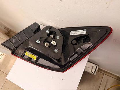 HONDA ACCORD 2016-2017 Driver Taillamp assy outer Sedan