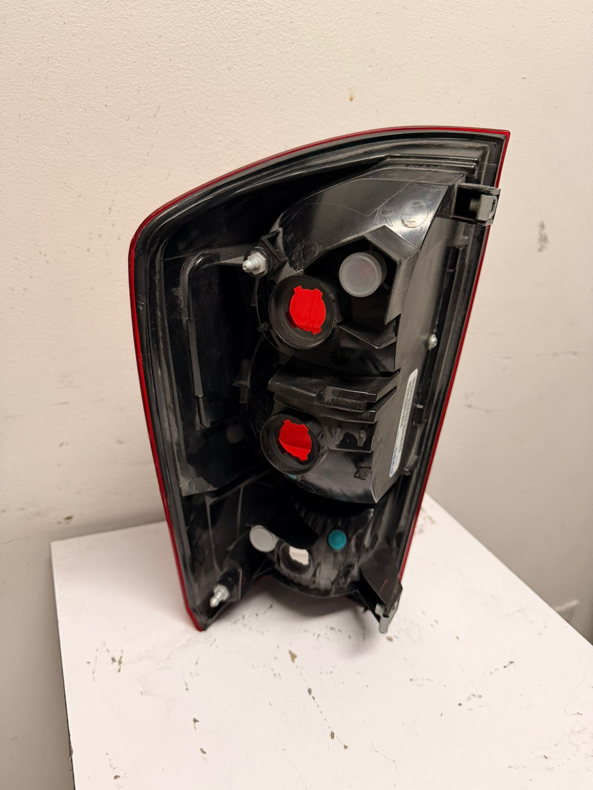 TOYOTA TACOMA 2016-2017 Passenger Taillamp assy TRD OFF-ROAD|TRD SPORT; Red/Smoke Bezel