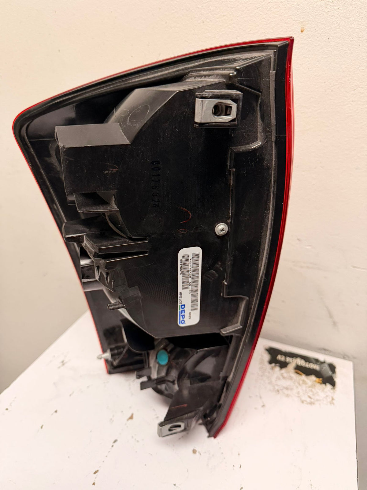 TOYOTA TACOMA 2016-2017 Passenger Taillamp assy TRD OFF-ROAD|TRD SPORT; Red/Smoke Bezel
