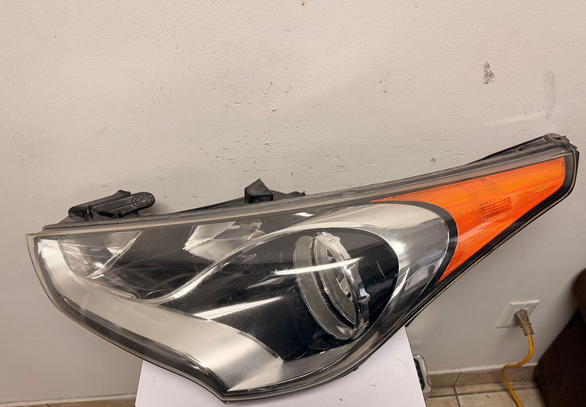 HYUNDAI VELOSTER 2012-2017 HEADLAMP DRIVER NON-PROJECTION FOR NON-TURBO MODEL