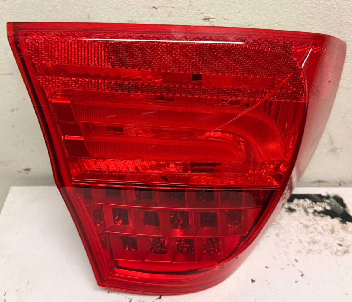 BMW 328i/335i/M3 2009-2011 Driver Taillamp lens/housing E90; Sedan; On Body