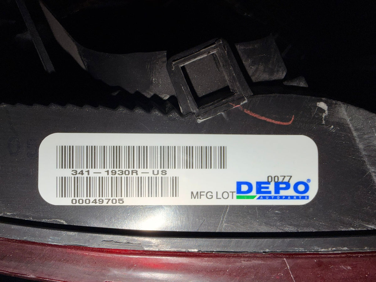 VOLKSWAGEN GOLF/GTI 2010-2014 Passenger Taillamp assy outer w/o LED Lamps; Hella Brand; Lens/Housing Only