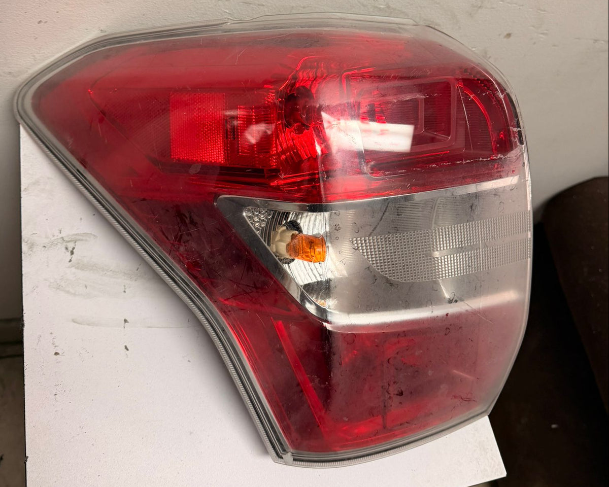 SUBARU FORESTER 2014-2016 Driver Taillamp lens/housing