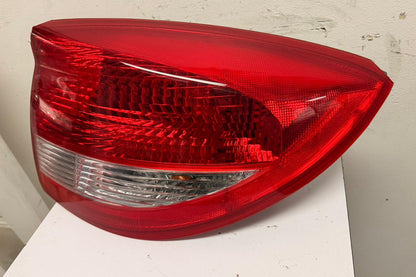 KIA RIO 2003-2005 Passenger Taillamp assy 4dr sedan