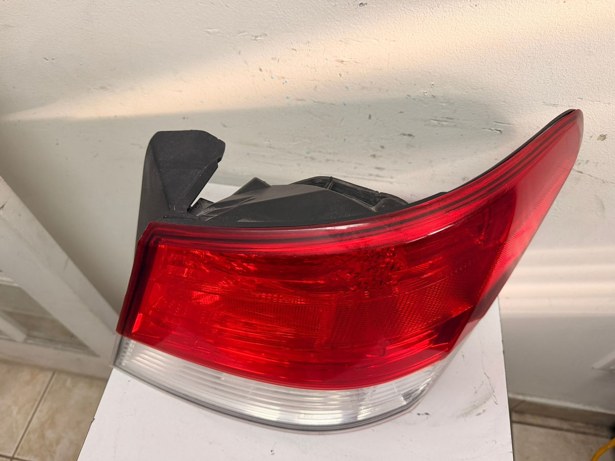 SUBARU LEGACY 2010-2014 Passenger Taillamp assy outer Lens/Housing