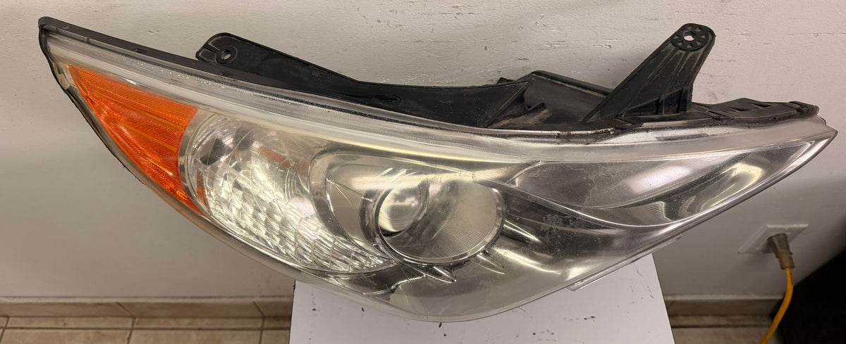 HYUNDAI SONATA 2011-2014 Passenger Headlamp assy composite GLS; Halogen; Type 1; White Bezel