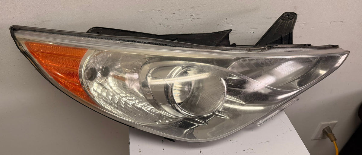 HYUNDAI SONATA 2011-2014 Passenger Headlamp assy composite GLS; Halogen; Type 1; White Bezel