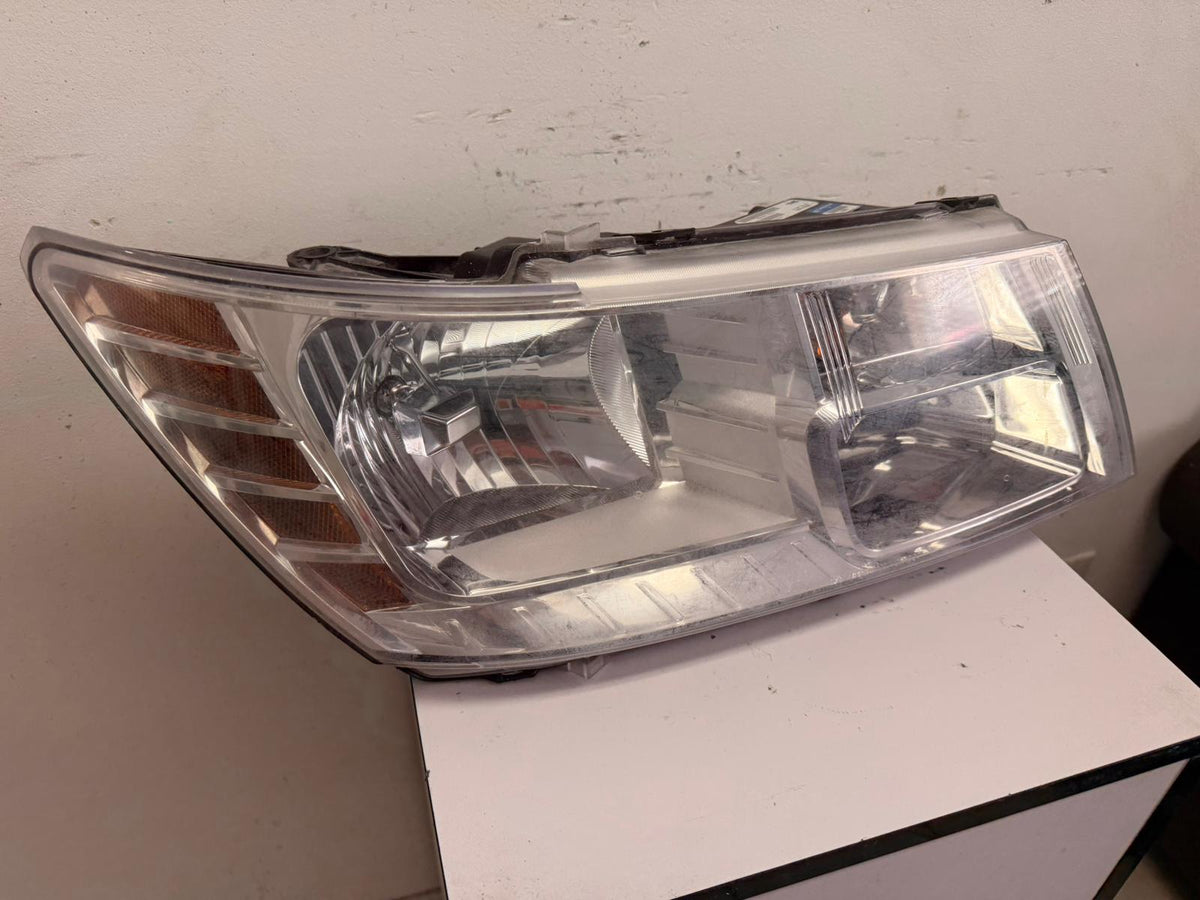 DODGE JOURNEY 2009-2020 Passenger Headlamp assy composite Code LME; Chrome Trim