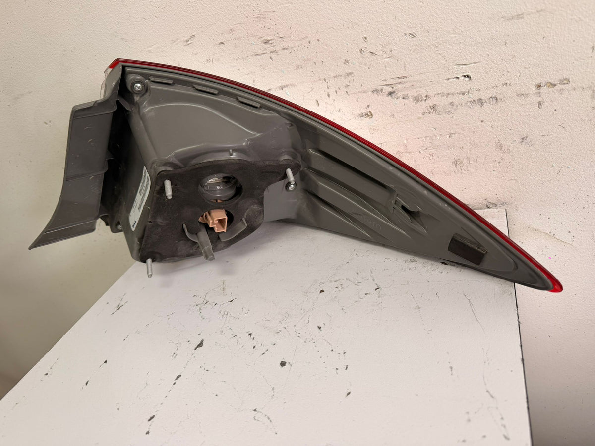 TOYOTA COROLLA 2014-2016 Driver Taillamp assy outer