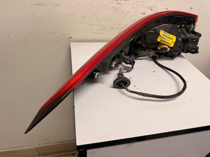 TOYOTA CAMRY 2018-2020 Passenger Taillamp assy outer HYBRID; LE; North America Built