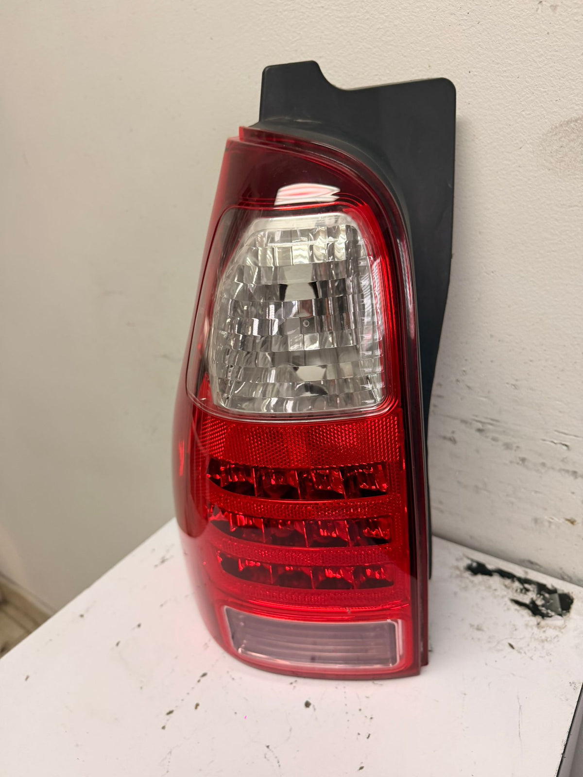 TOYOTA 4RUNNER 2006-2009 DRIVER TAILLAMP