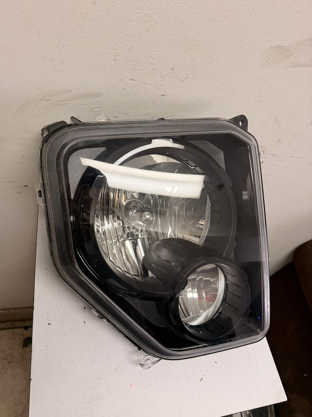 JEEP LIBERTY 2010-2012 Passenger  Headlamp assy composite w/Black Bezel