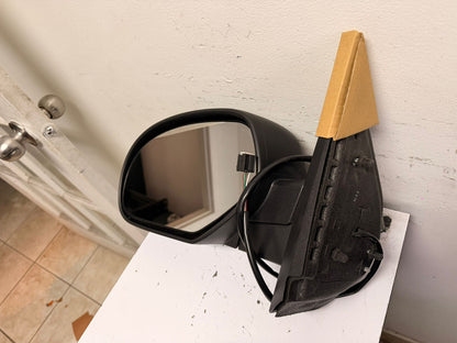 CHEVROLET SILVERADO/SUBURBAN 1500/SUBURBAN 2500/TAHOE 2007-2014 Driver Mirror outside rear view w/o Courtesy Lamp; w/o Off Road Pkg; Black