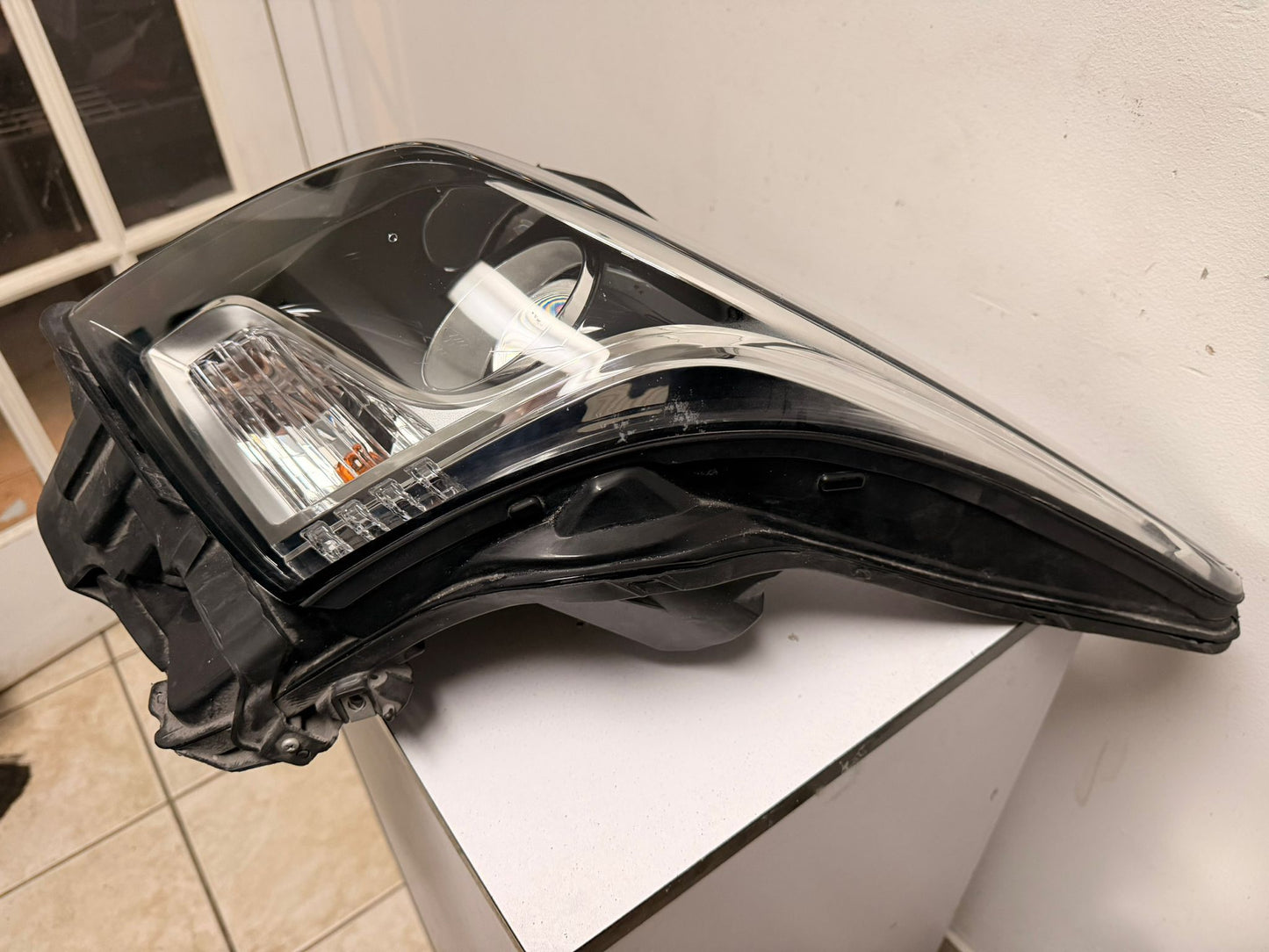 CADILLAC ATS 2013-2018 Driver Headlamp Halogen