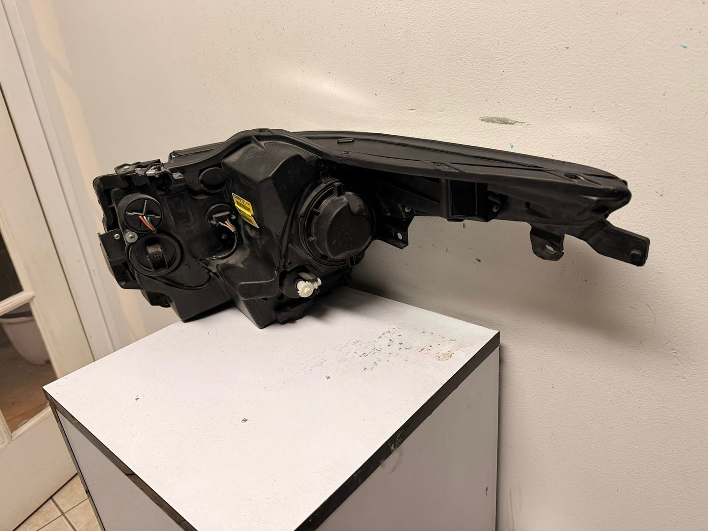 CADILLAC ATS 2013-2018 Driver Headlamp Halogen