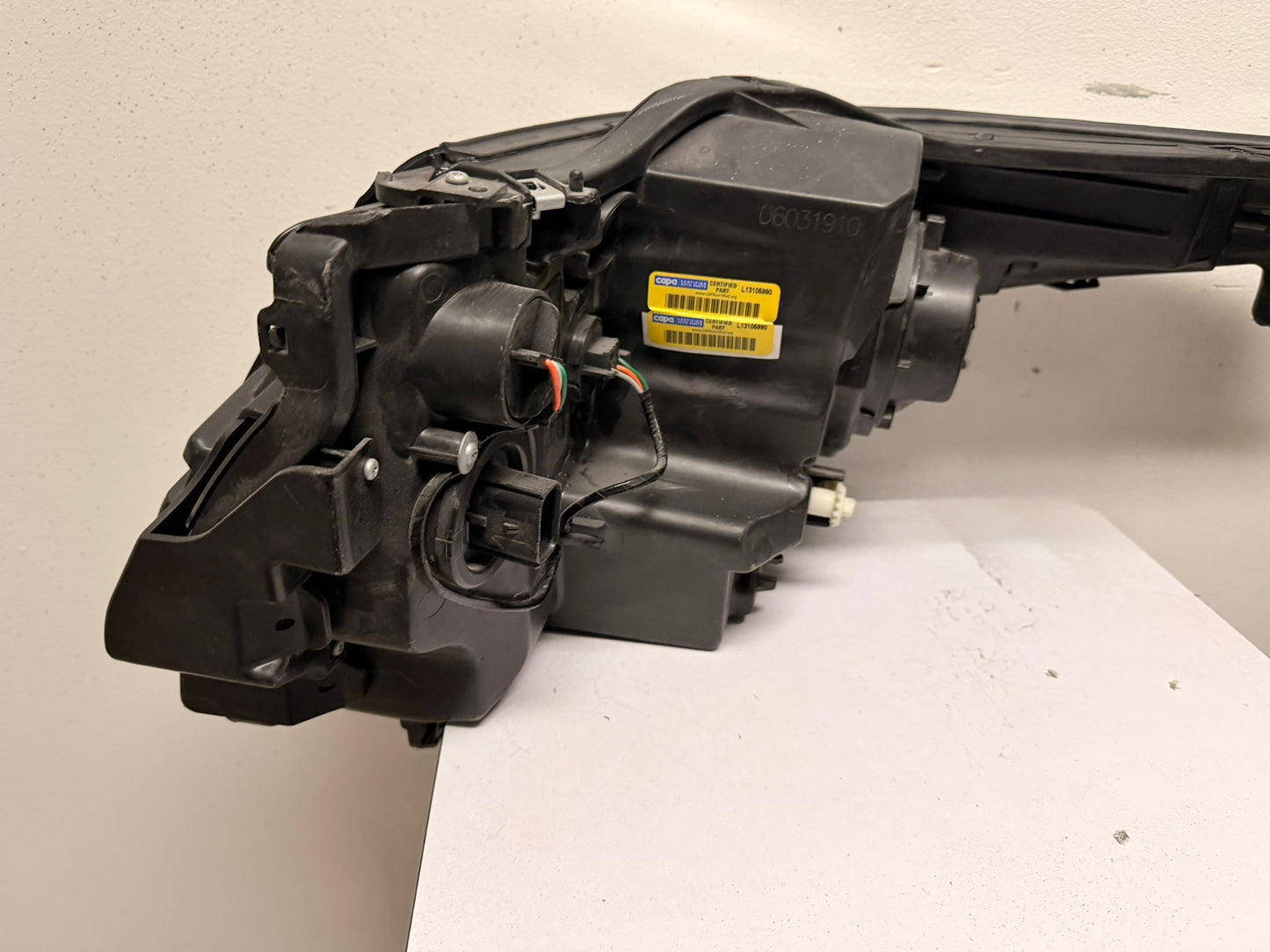 CADILLAC ATS 2013-2018 Driver Headlamp Halogen