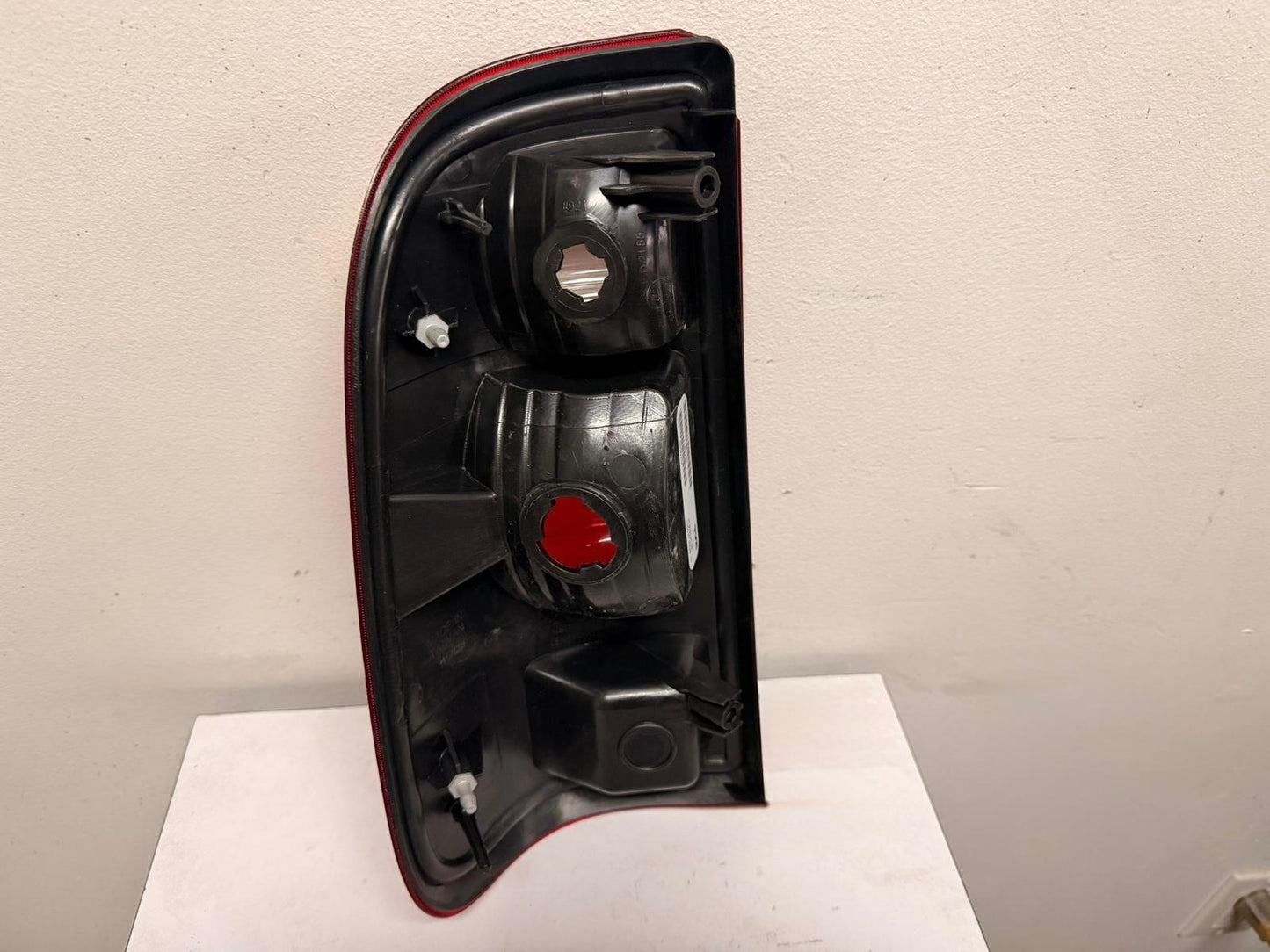 FORD F-250 SUPERDUTY TAILLAMP PASSENGER LENS &HOUSING