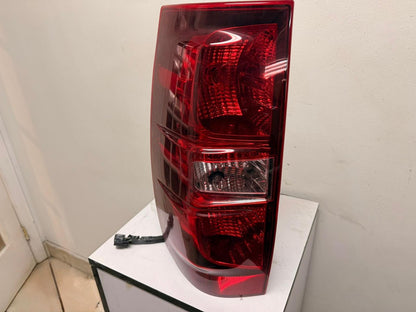 CHEVROLET TAHOE/SUBURBAN DRIVER TAILLAMP 2007-2012