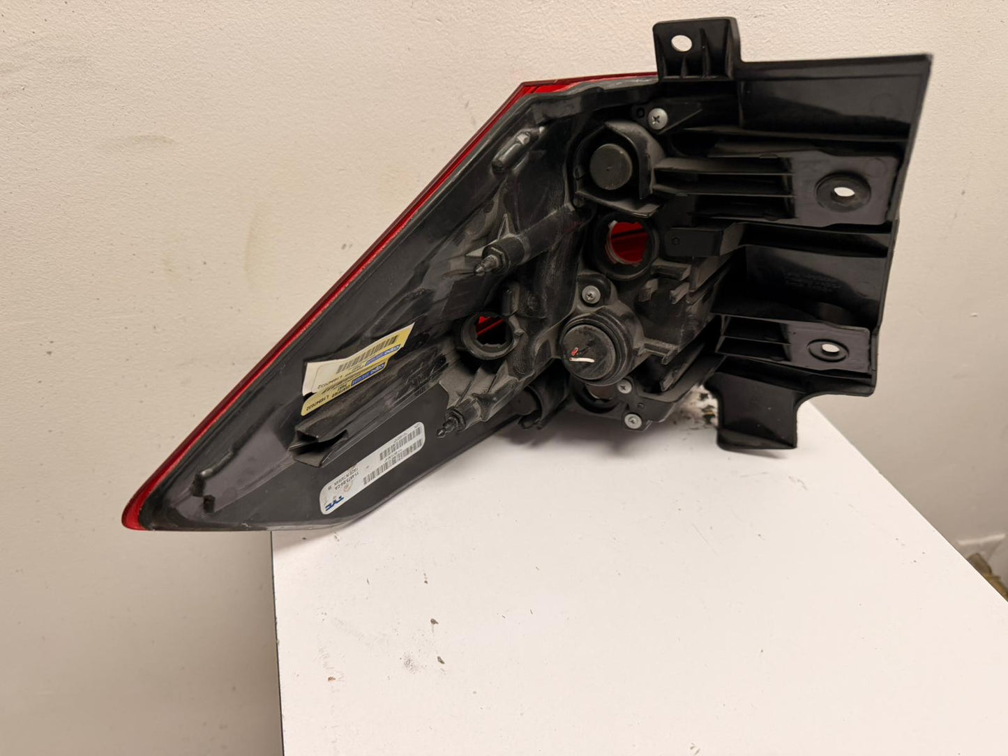 NISSAN ROGUE 2018-2020  Taillamp assy outer PASSENGER