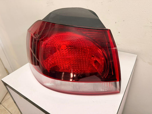 Volkswagen Golf/GTI/GTA  2010-2014 DRIVER TAILLAMP