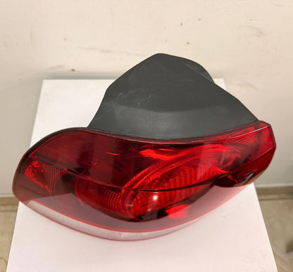 Volkswagen Golf/GTI/GTA  2010-2014 DRIVER TAILLAMP