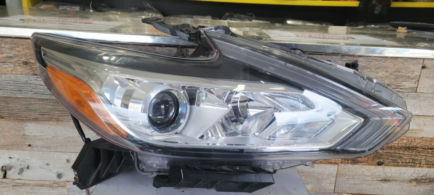 Nissan ALTIMA 2016-2018 | Passenger Headlamp assy composite | Chrome, LED, Halogen, DRL, Sedan