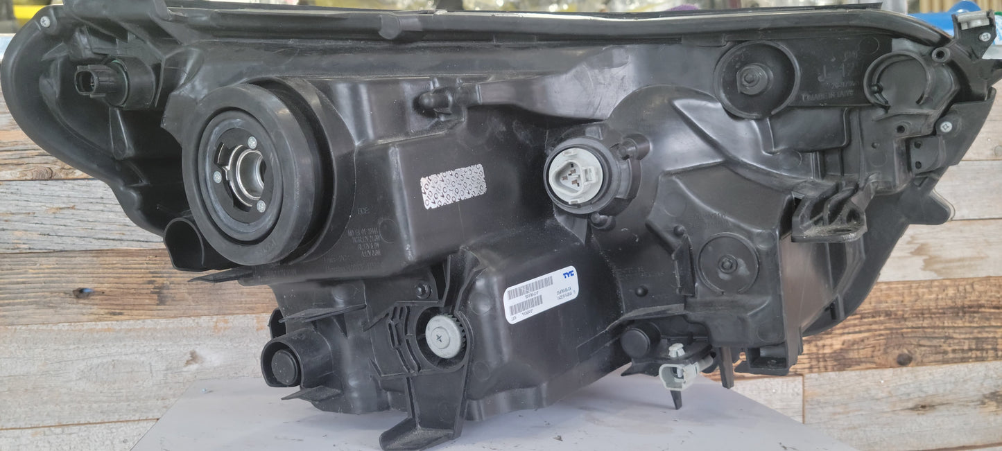 Toyota RAV4 2016-2018 | Driver Headlamp assy composite | Halogen