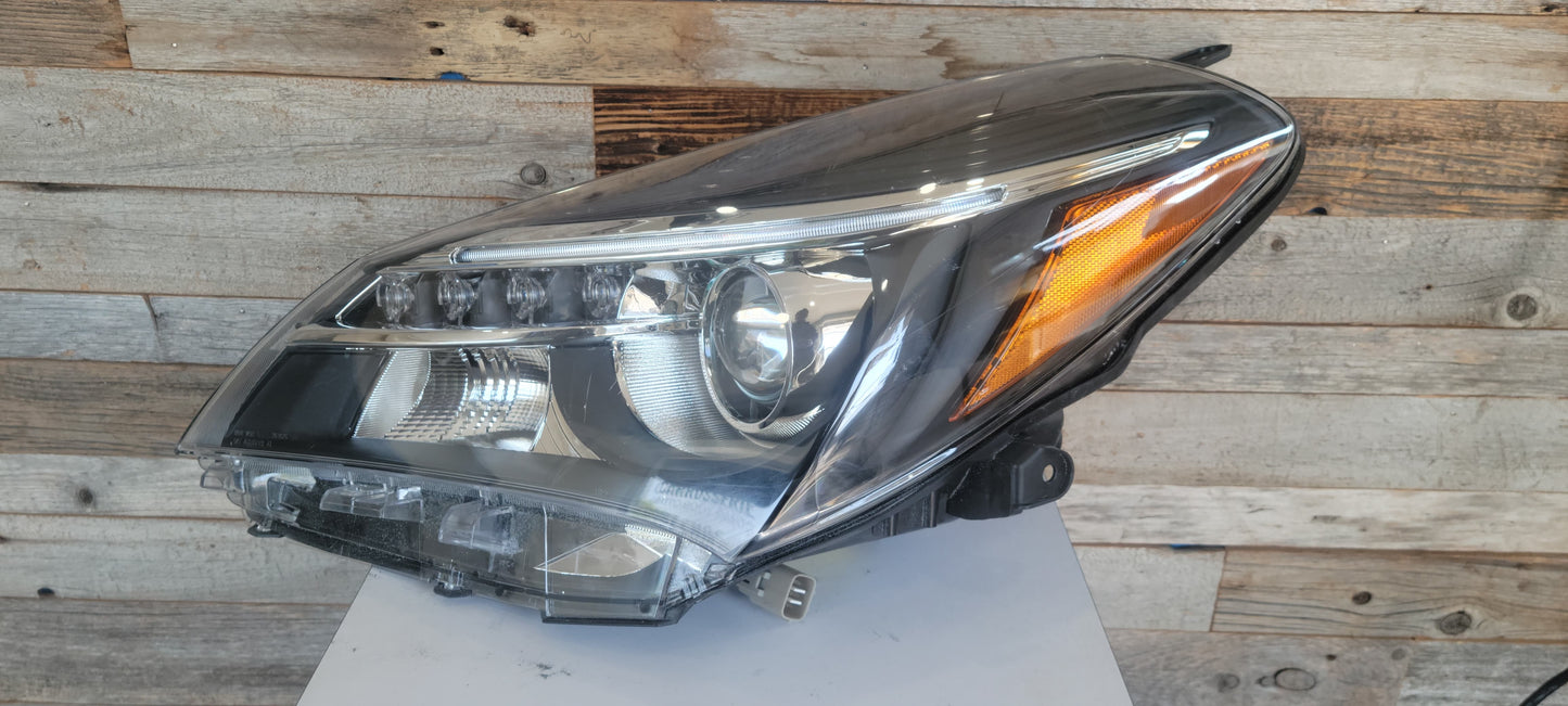 Toyota YARIS 2015-2017 | Driver Headlamp lens/housing | LED, DRL, Projector, Hatchback