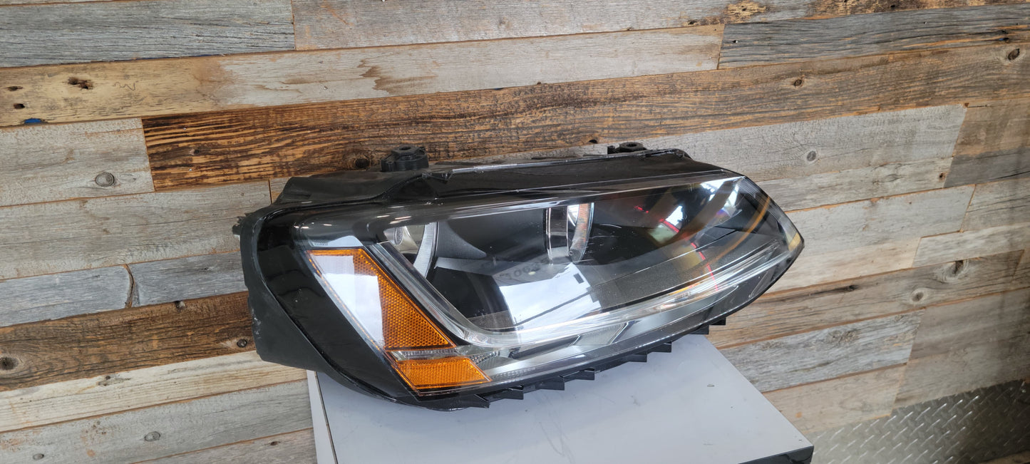VOLKSWAGEN JETTA 2015-2018 Passenger Headlamp assy composite Sedan; Halogen