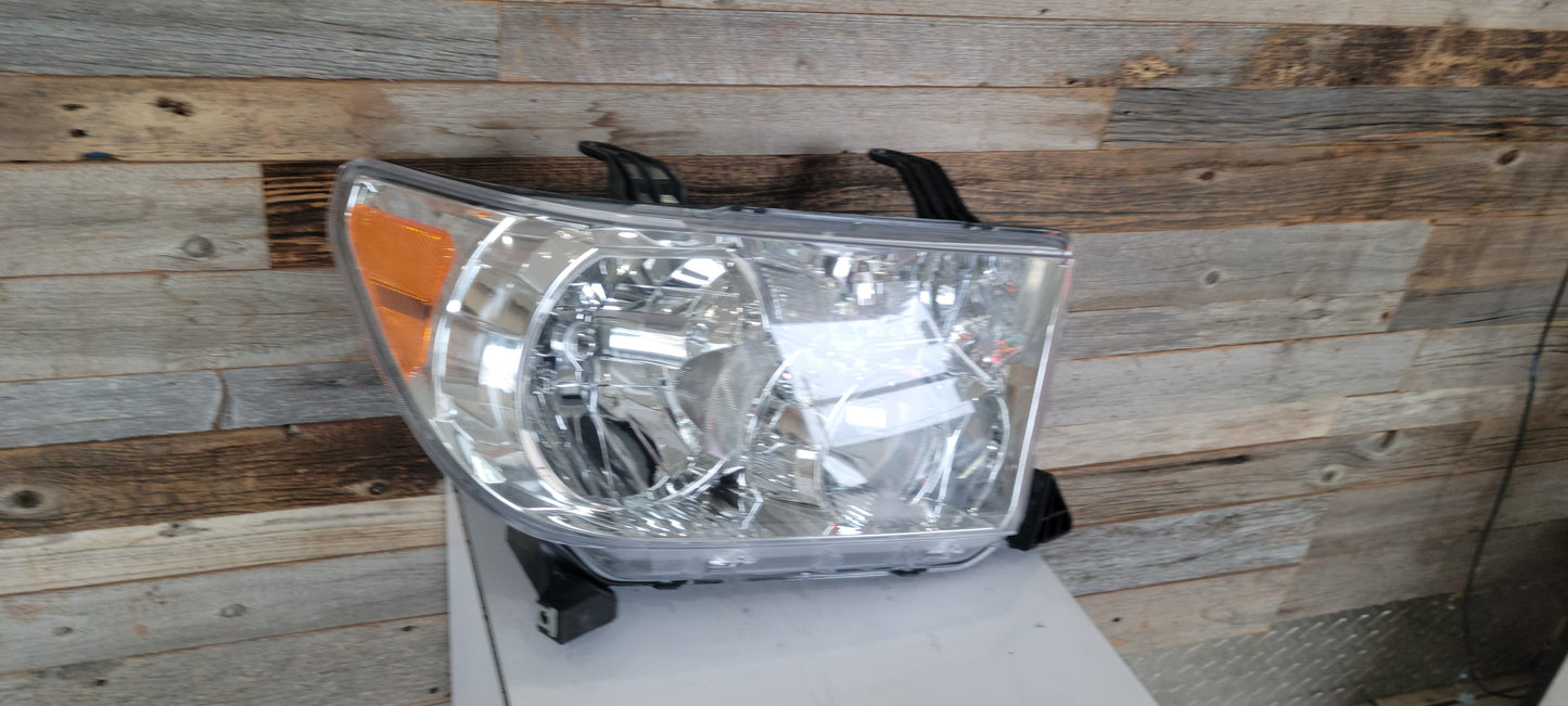 Toyota SEQUOIA / TUNDRA 2007-2017 | Passenger Headlamp assy composite