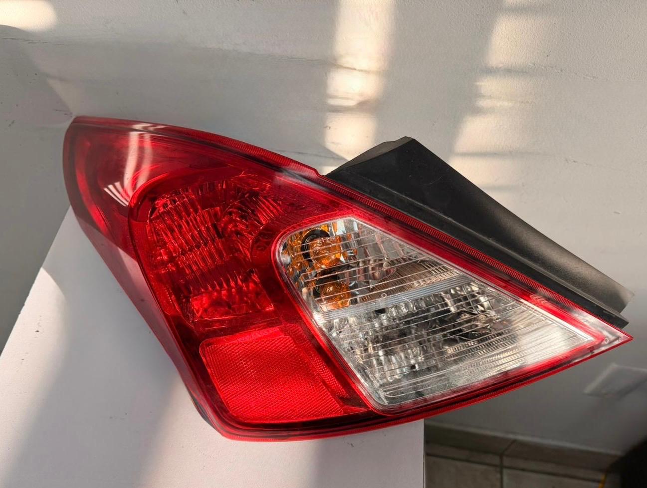 Nissan VERSA 2012-2019 | Driver Taillamp assy | Sedan