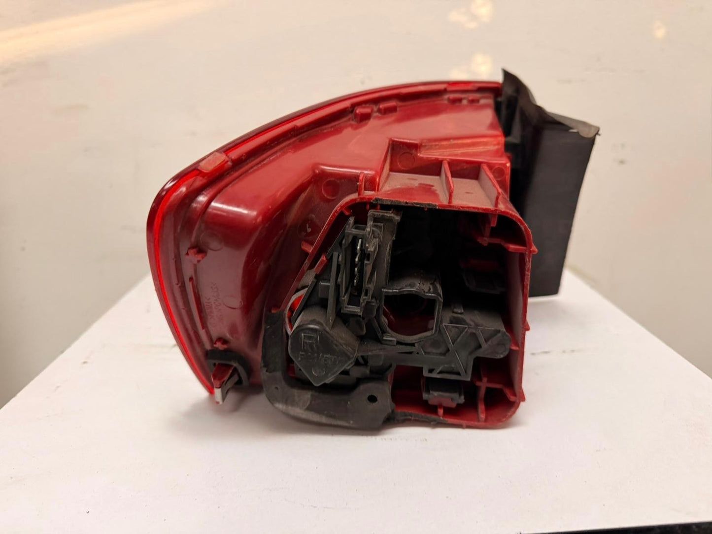 Volkswagen JETTA 2011-2018 | Passenger Taillamp assy outer | LED, Sedan