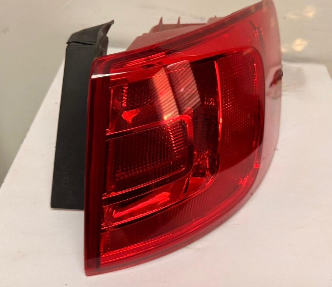 Volkswagen JETTA 2011-2018 | Passenger Taillamp assy outer | LED, Sedan