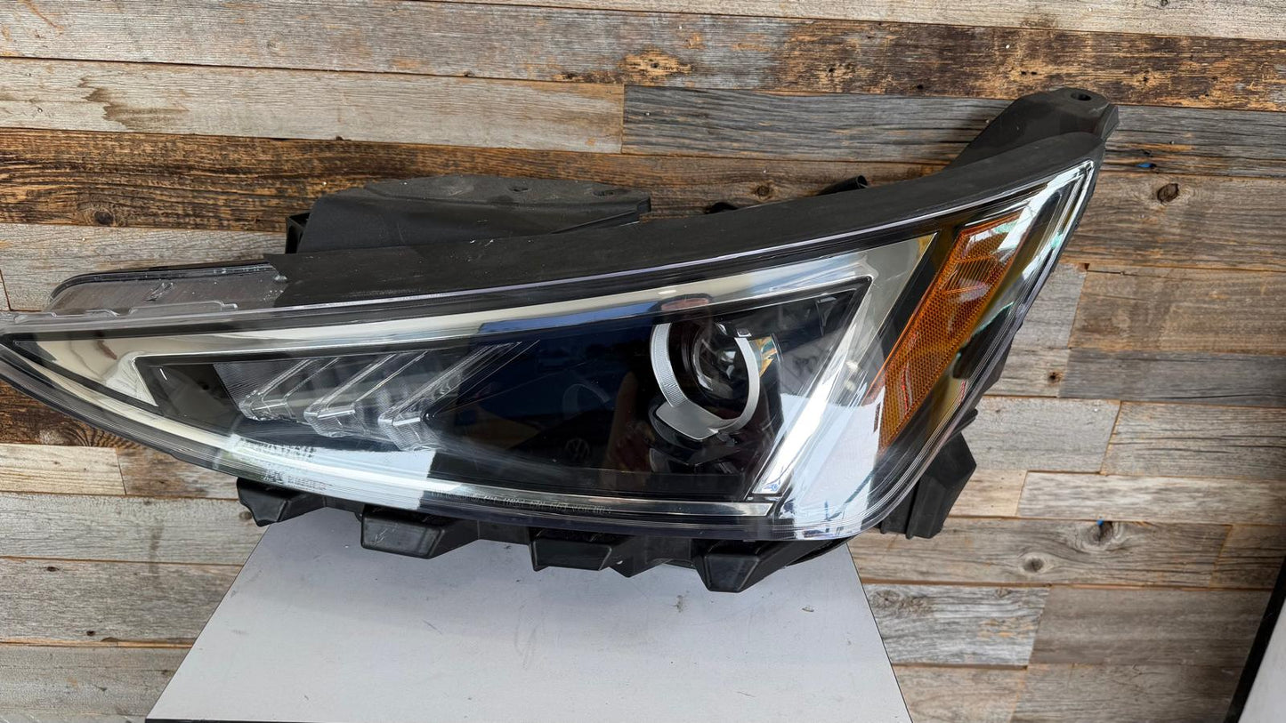 HYUNDAI ELANTRA 2019-2020 Driver Headlamp Halogen; w/LED Daytime Running Lamps