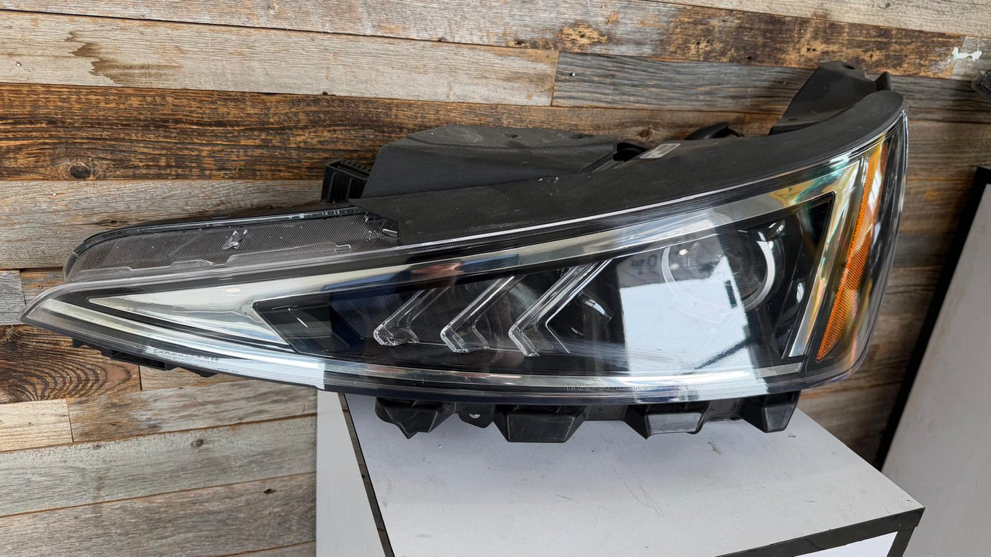 HYUNDAI ELANTRA 2019-2020 Driver Headlamp Halogen; w/LED Daytime Running Lamps
