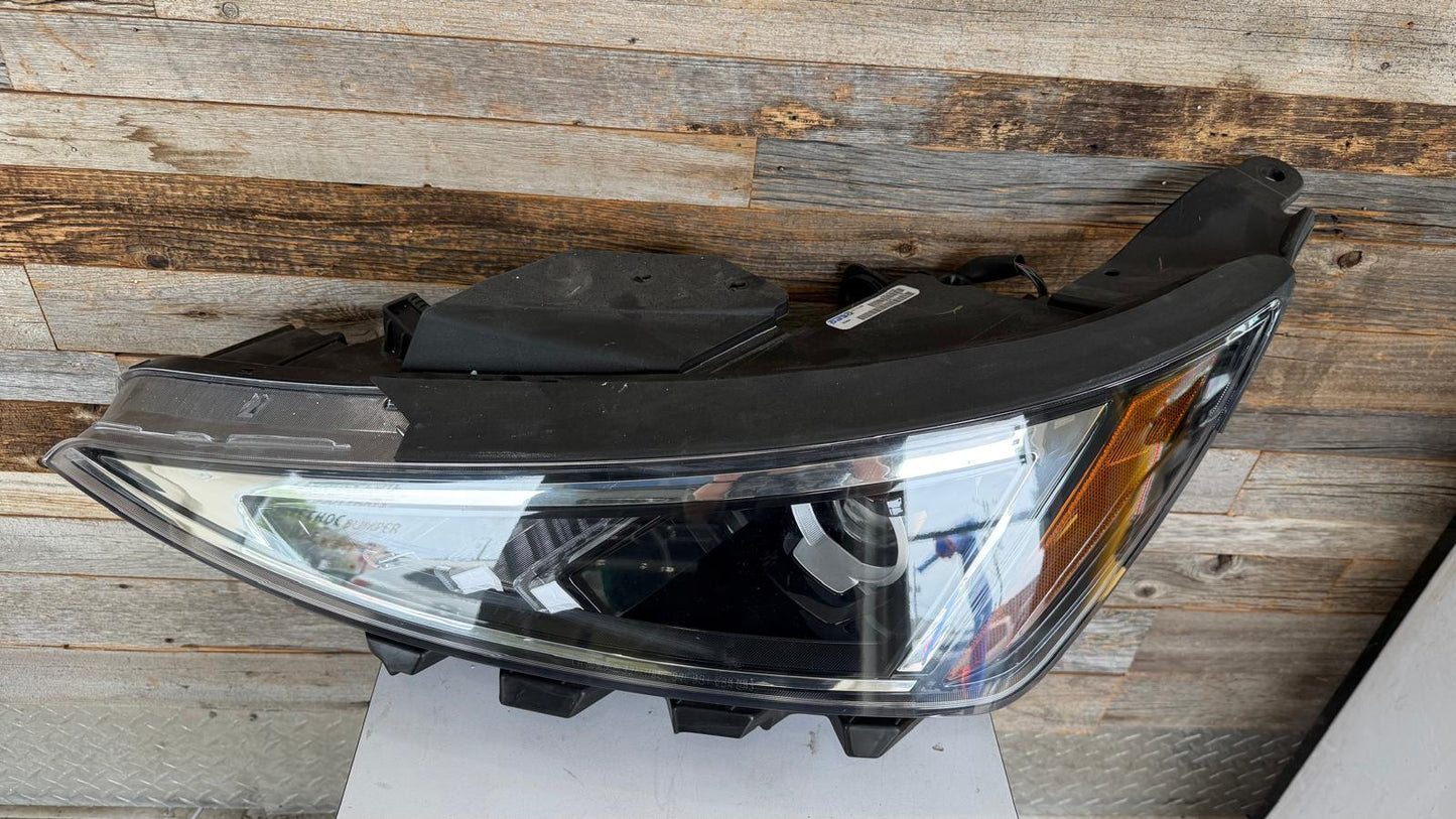HYUNDAI ELANTRA 2019-2020 Driver Headlamp Halogen; w/LED Daytime Running Lamps