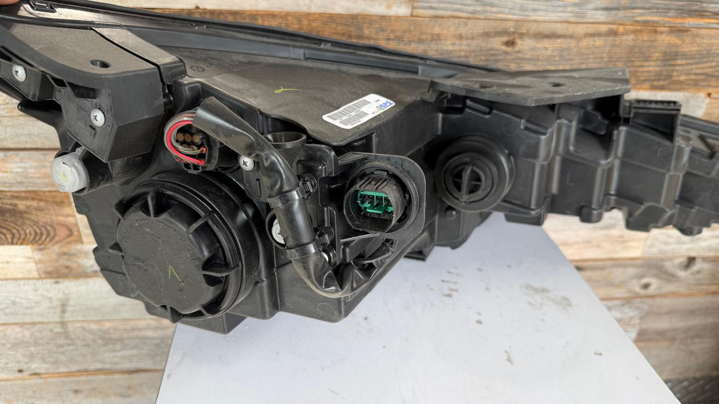 HYUNDAI ELANTRA 2019-2020 Driver Headlamp Halogen; w/LED Daytime Running Lamps