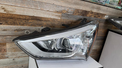 HYUNDAI SANTA FE SPORT 2013-2016 Driver Headlamp assy composite Xenon Black Bezel