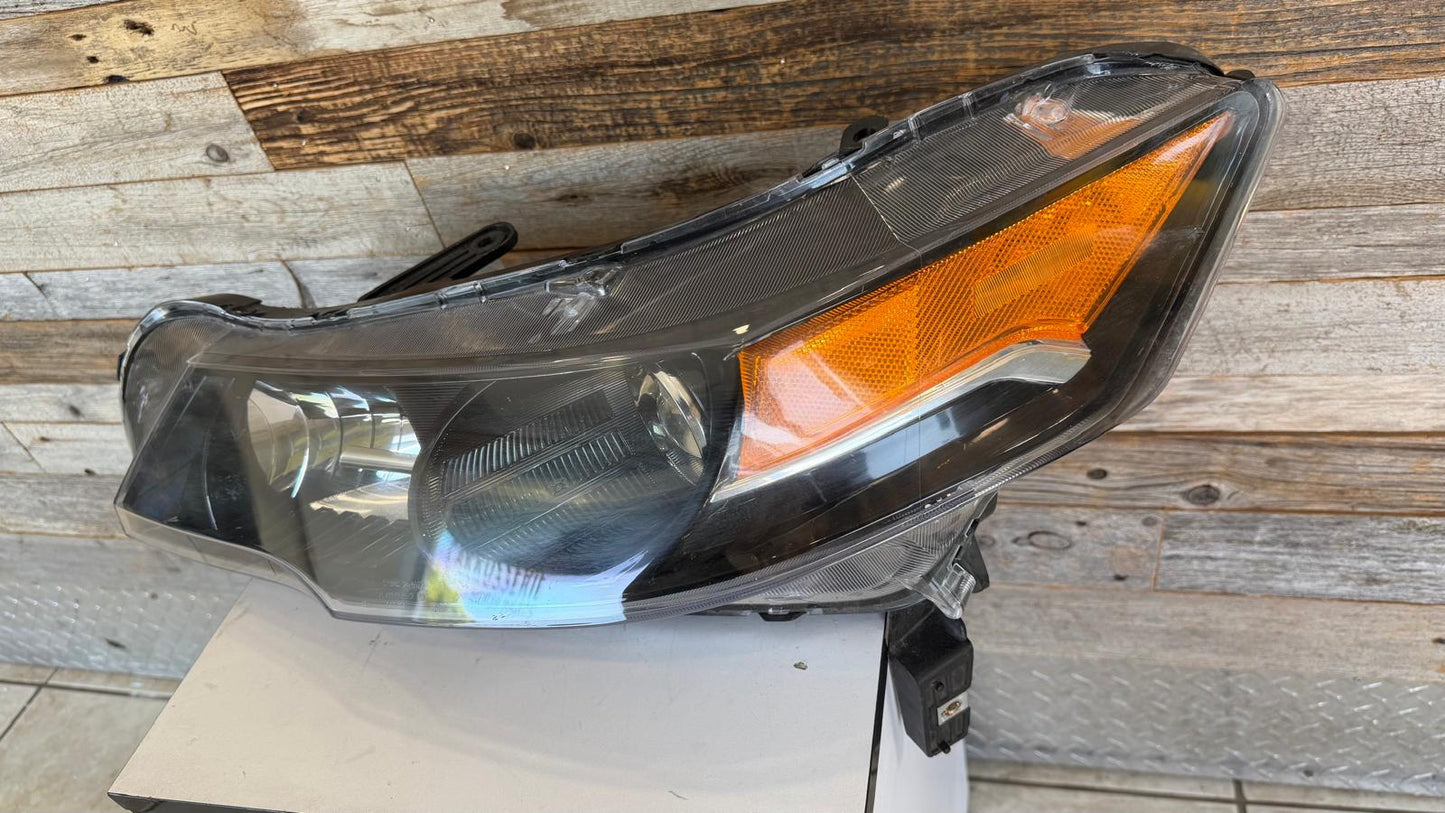 Acura TL 2012-2014 | Driver Headlamp lens/housing | HID