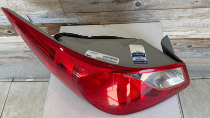 HYUNDAI SONATA 2011-2014 Passenger Taillamp assy outer Exc HYBRID; Bulb Type
