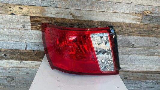 SUBARU IMPREZA 2008-2011 OUTER TAILLAMP DRIVER / 2008-2014 WRX