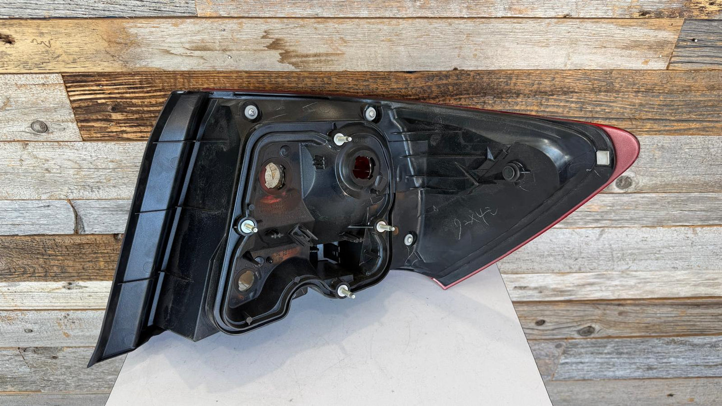 SUBARU IMPREZA 2008-2011 OUTER TAILLAMP DRIVER / 2008-2014 WRX